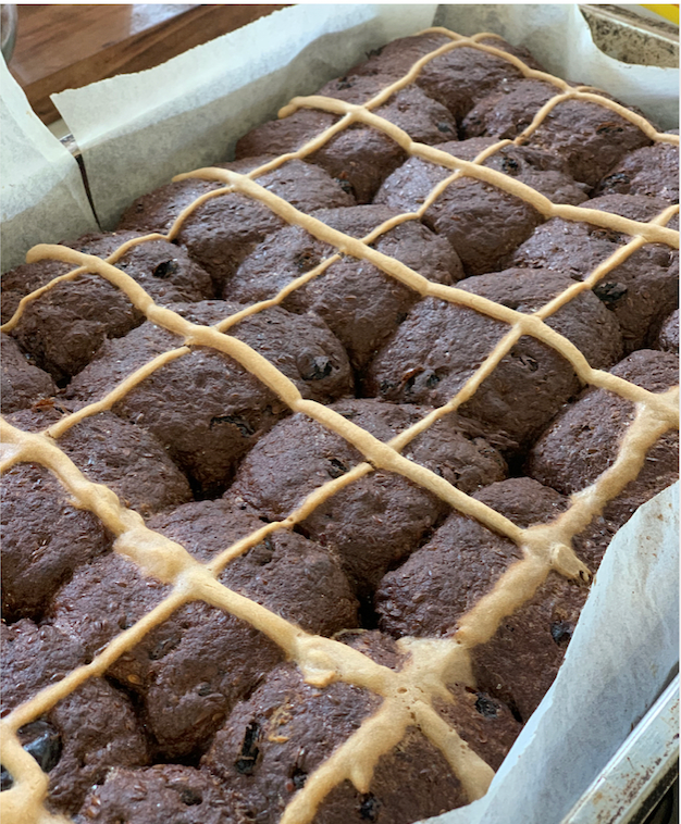 HOT CROSS BUN - LOW CARB CRANBERRY & MACADAMIA